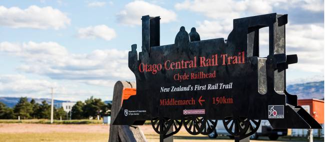 Otago Central Rail Trail Start | Lachlan Gardiner